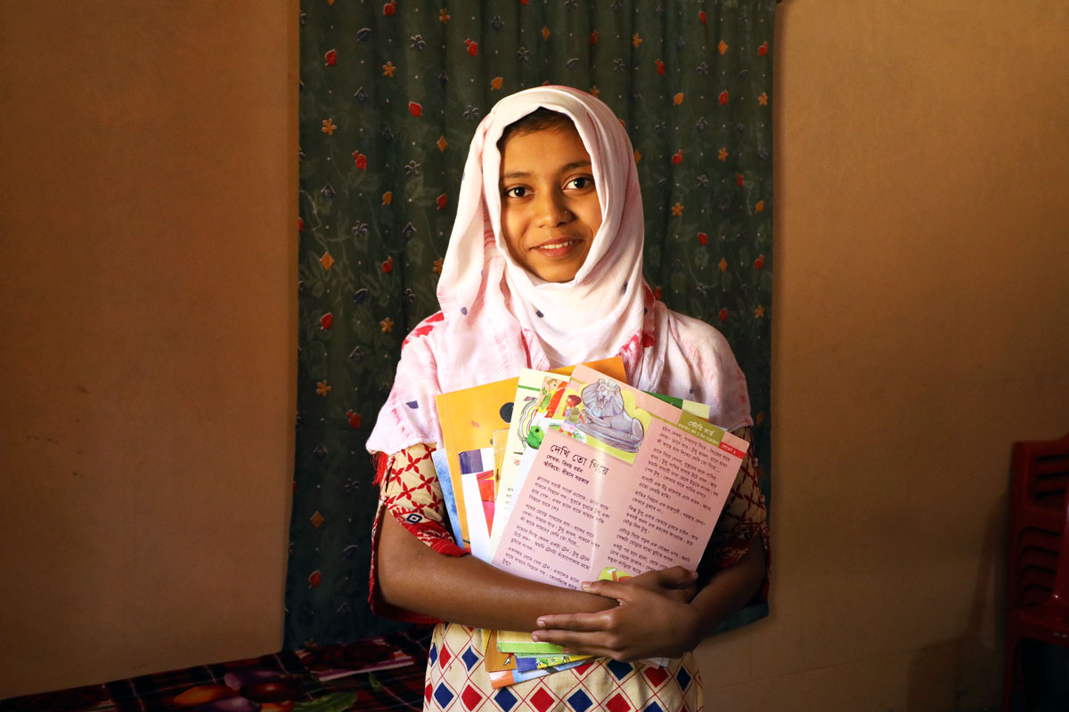 Nepali School Girl Xnxx - Education day: A schoolgirl in Bangladesh reads her way to success | World  Food Programme