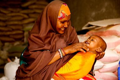 Malyun Abdullai Abdi is the breadwinner for her family of ten. Malyun and her family moved from a rural area in Somalia to the Kaharey camp for internally displaced people (IDPs) in Dolow after all their livestock died due to drought.