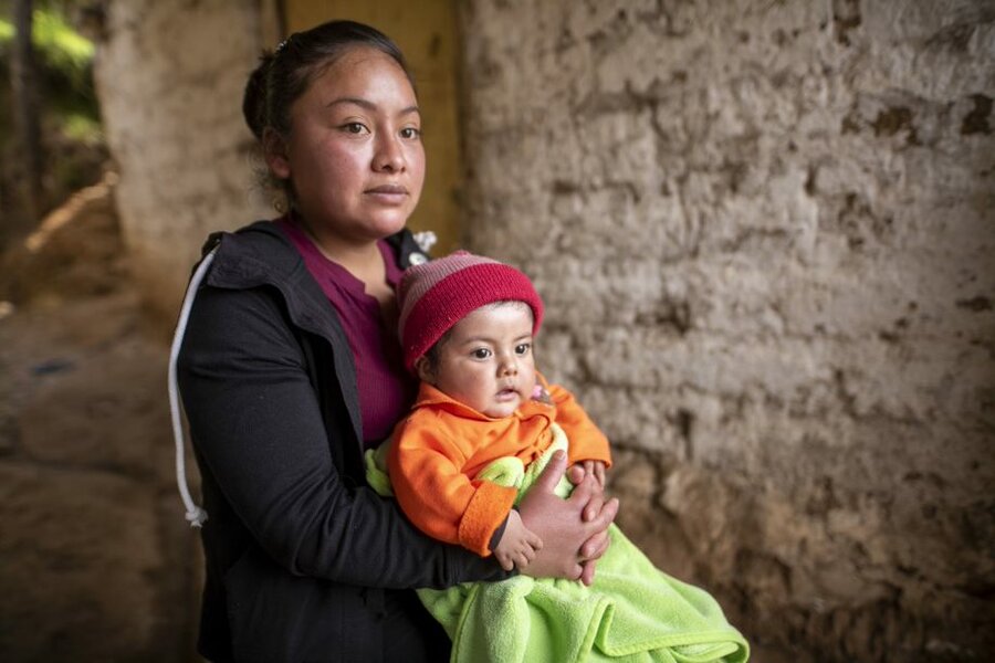 Baby Eunice with her mother Paola 