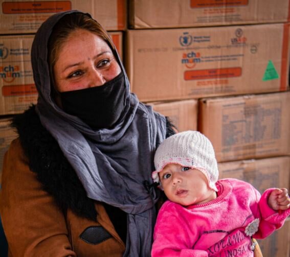 Mother and daughter in Afghanistan