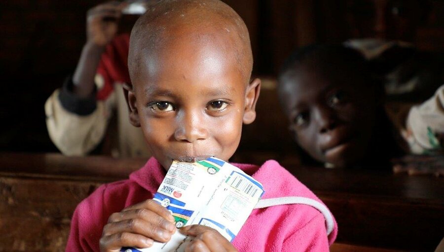 Child drinking milk 