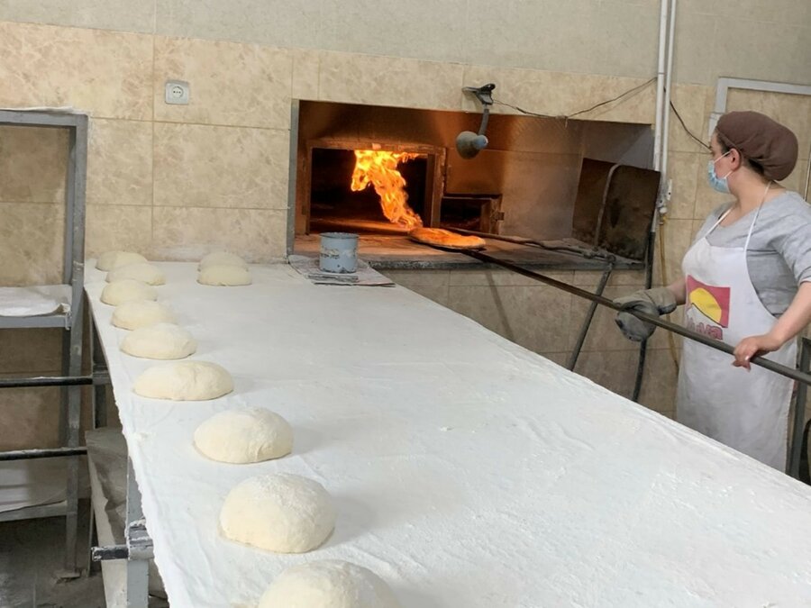 A baker in Kogh preparing the bread. Photo: WFP Armenia