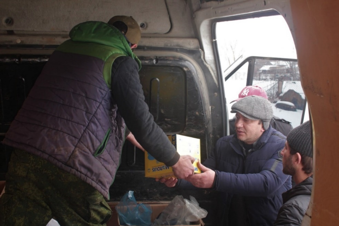 The community members receive the support provided by WFP.  Photo Credit: WFP/Mariam Avetisyan