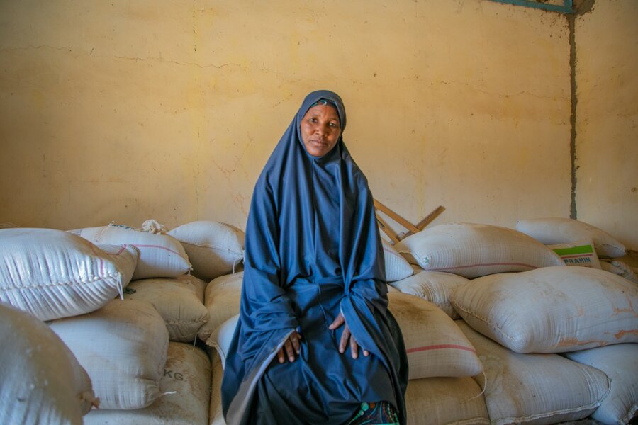 Niger's farmers like Sa'a Moussa, who heads an all-women's cooperative, are learning new techniques to confront changing rainfall patterns and build their businesses. Photo: WFP/Adamou Sani Dan Salaou