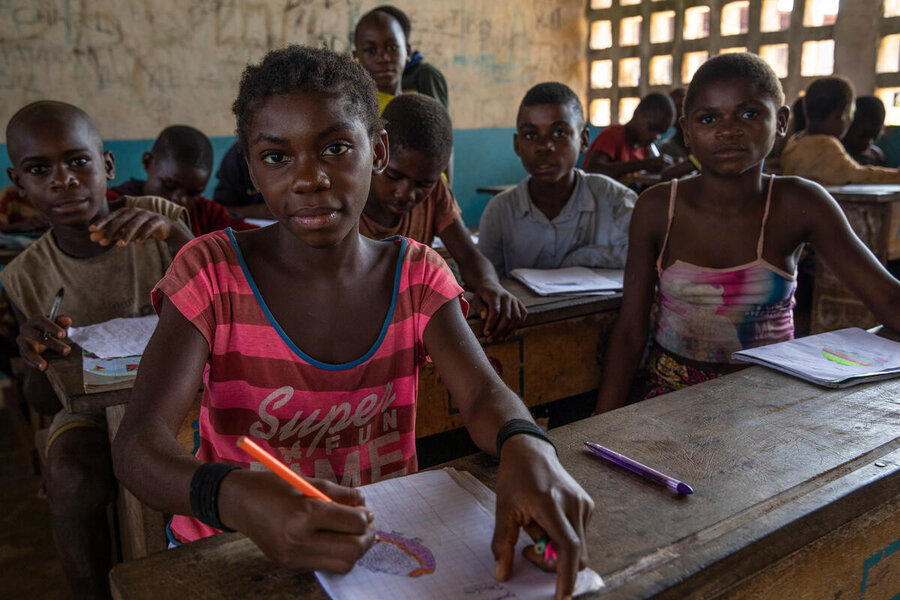 In the North of Congo, ORA (Observe, Reflect and Act) schools provide education for indigenous children with a special method of teaching and learning.  Photo: Gabriela Vivacqua