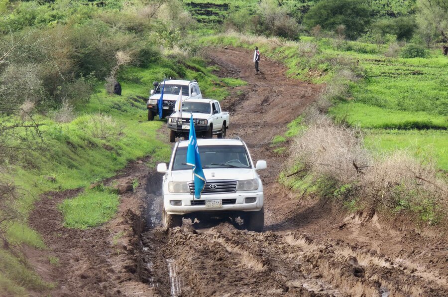 WFP and other UN agencies navigate muddy roads during a recent humanitarian assessment mission in North Darfur. Photo: WFP/Khalid Hamdnalla