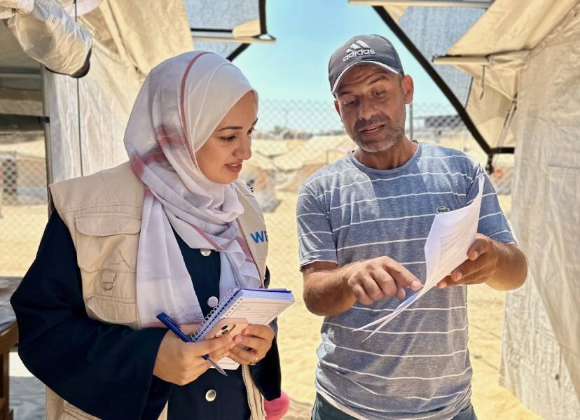 Fatima Khudair feels good when she can make a difference to people WFP assists. Photo: WFP/Nour Hammad