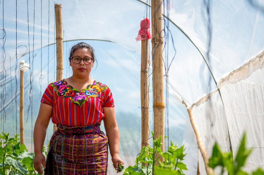 Heydi works on her farm in the Community of Saquiyá, municipality of Patzún, Chimaltenango, Guatemala