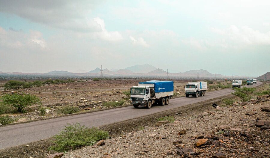 WFP food aid on the move in Sudan, where we are reaching roughly 2 million hungry people a month, despite multiple challenges. Photo: WFP/Abubakar Garelnabei 