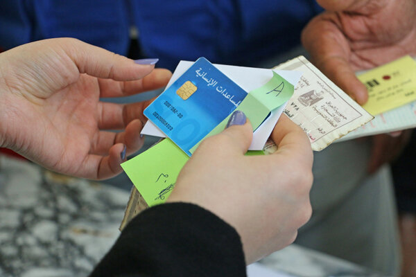 Wfp Launches Cash Cards For Displaced Families And Syrian Refugees In