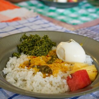 School meal programme Sri Lanka: Plate full of nutrient food. Photo credit: WFP/Carol Taylor