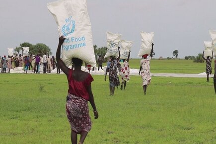 South Sudan WFP Airdrops and Airlifts Reach People in Cut-off Areas as Hunger Increases (For the Media)